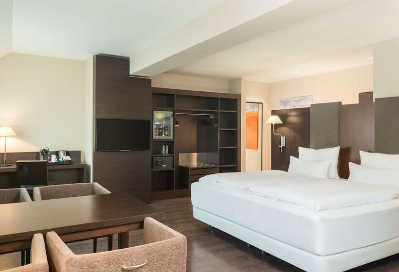 هتل NH Düsseldorf Königsallee