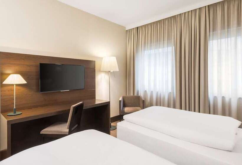 هتل NH Düsseldorf Königsallee