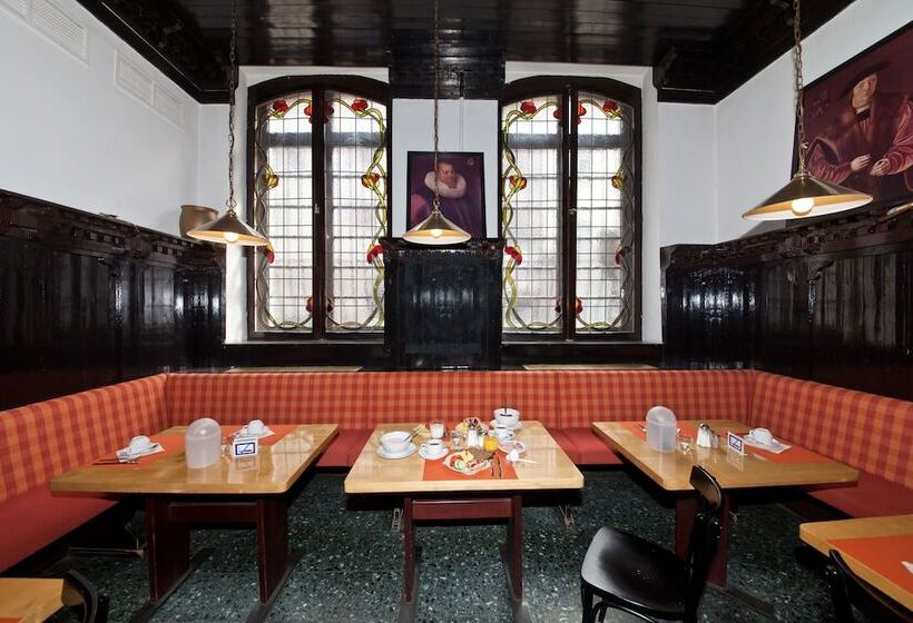 هتل Ahl Meerkatzen