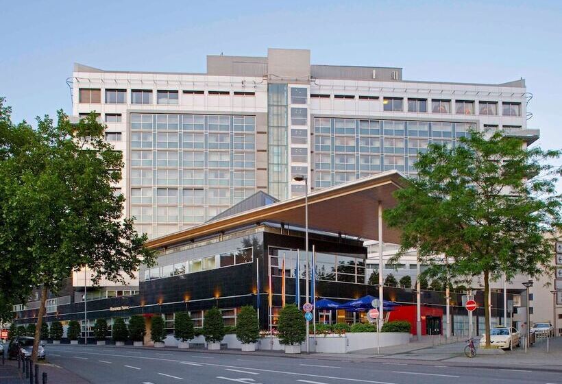 هتل Pullman Cologne