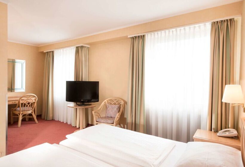 هتل Tryp By Wyndham Köln City Centre