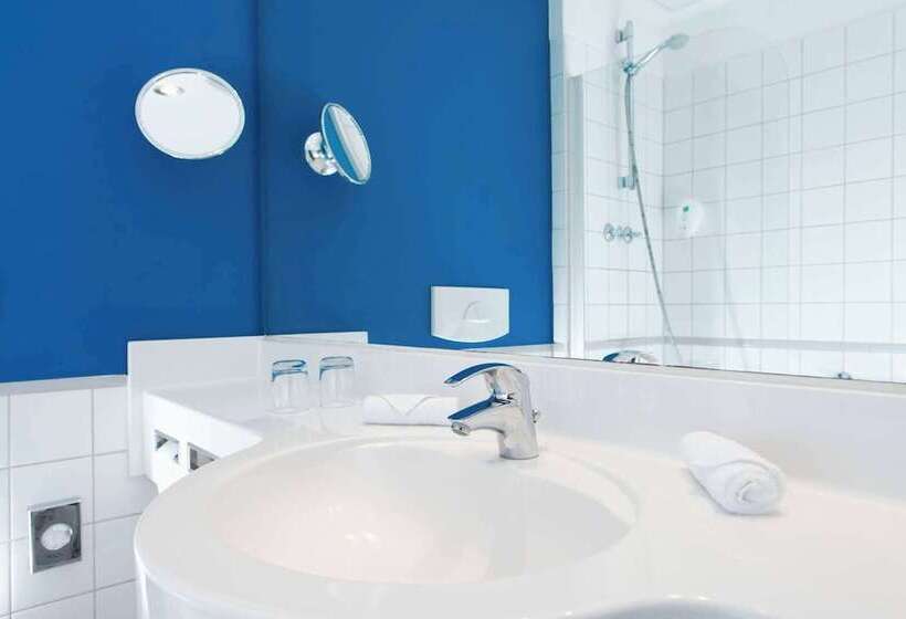 هتل Wyndham Garden  Duesseldorf City Centre Koenigsallee