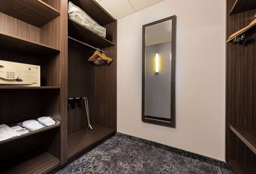 هتل Wyndham Köln