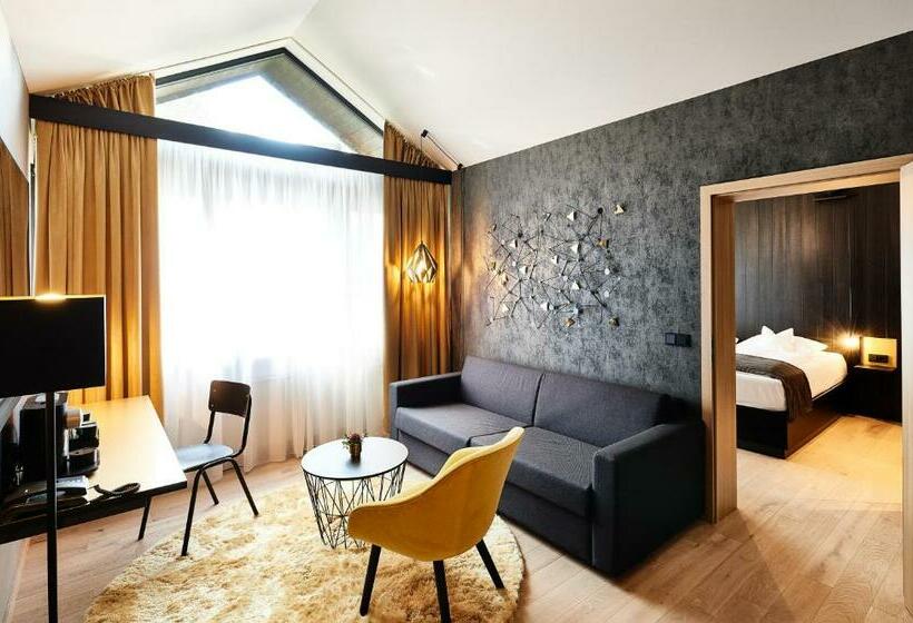 ホテル Zugbrücke Grenzau Gmbh