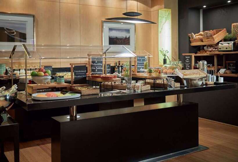 Wasserturm Hotel Cologne, Curio Collection By Hilton