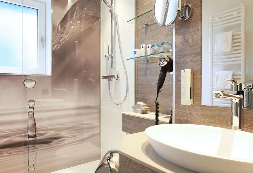 هتل Dorint Resort Winterberg