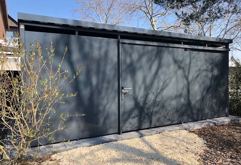 & Living Am Wartturm   Hotel & Apartments