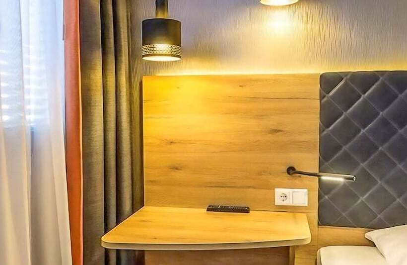 هتل Plaza Inn Rieker Stuttgart Hauptbahnhof