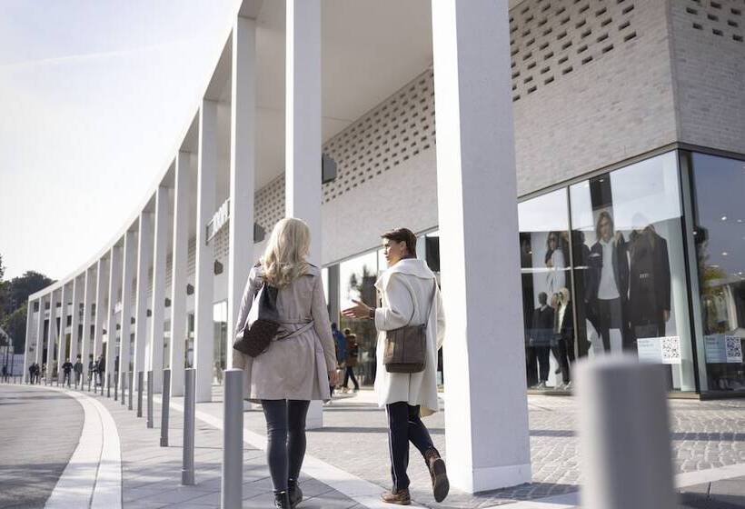 هتل Pullman Stuttgart Fontana