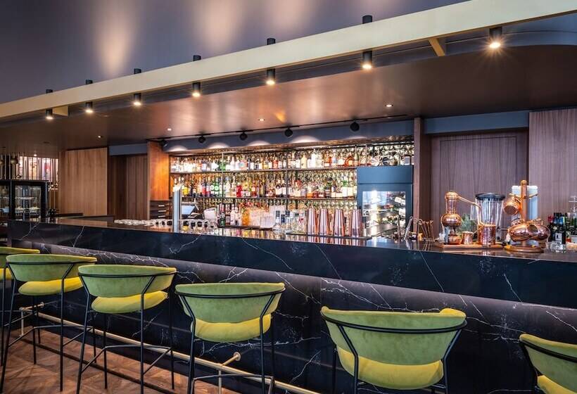 هتل Pullman Stuttgart Fontana