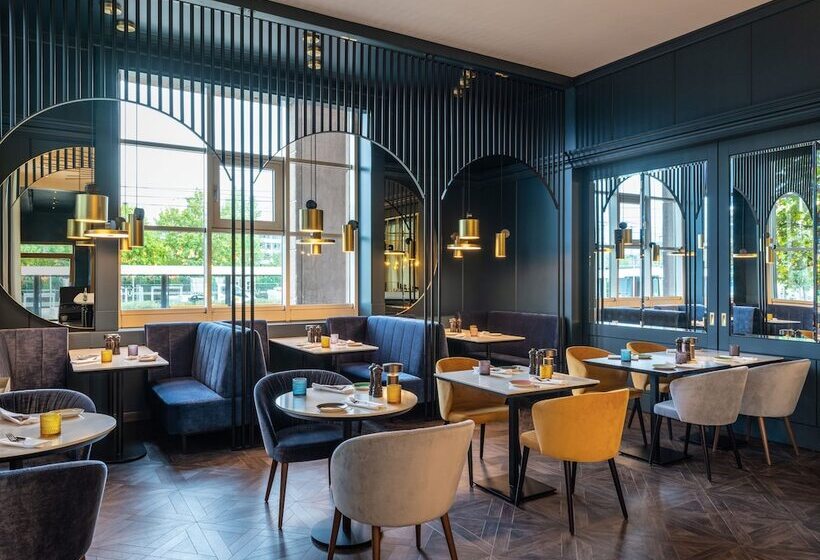 هتل Pullman Stuttgart Fontana