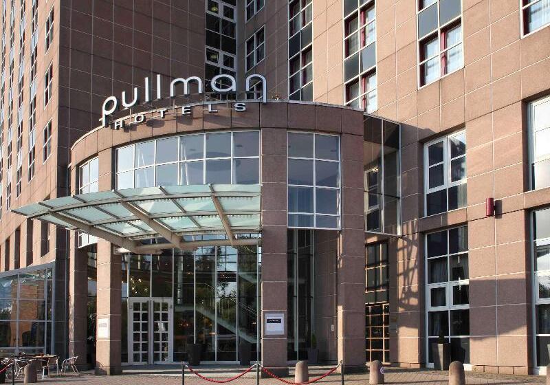 هتل Pullman Stuttgart Fontana