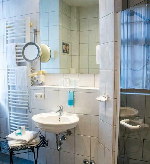 Отель Vier Jahreszeiten