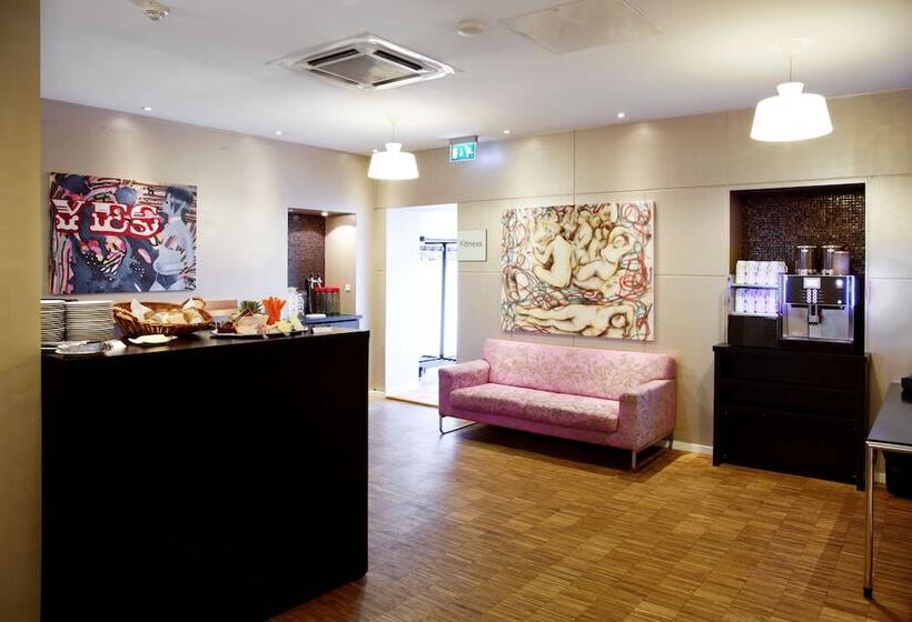 هتل Scandic Front