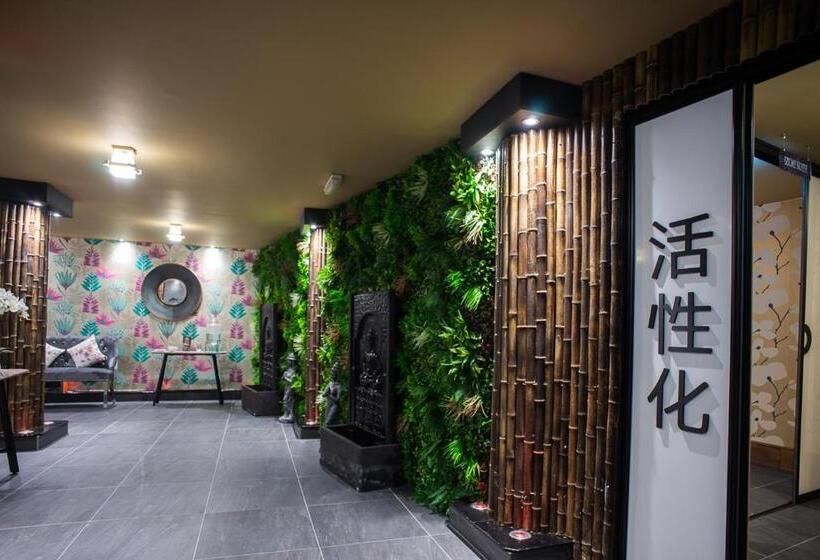 Holyrood Hotel   Leisure Centre & The Spa At Orchids