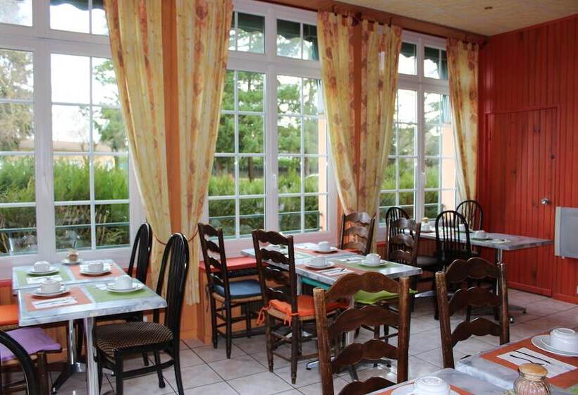 호텔 Auberge De L Orisse Et Iris Hostel