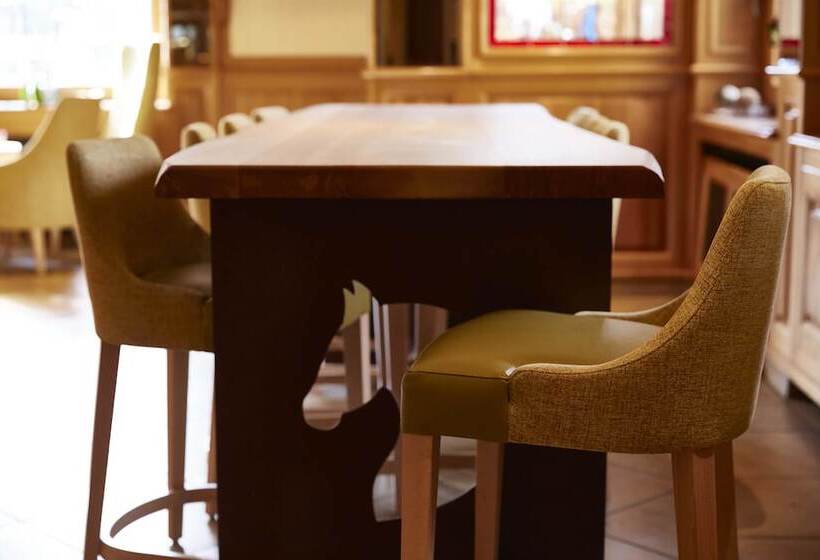 فندق Best Western Plus Au Cheval Blanc à Mulhouse