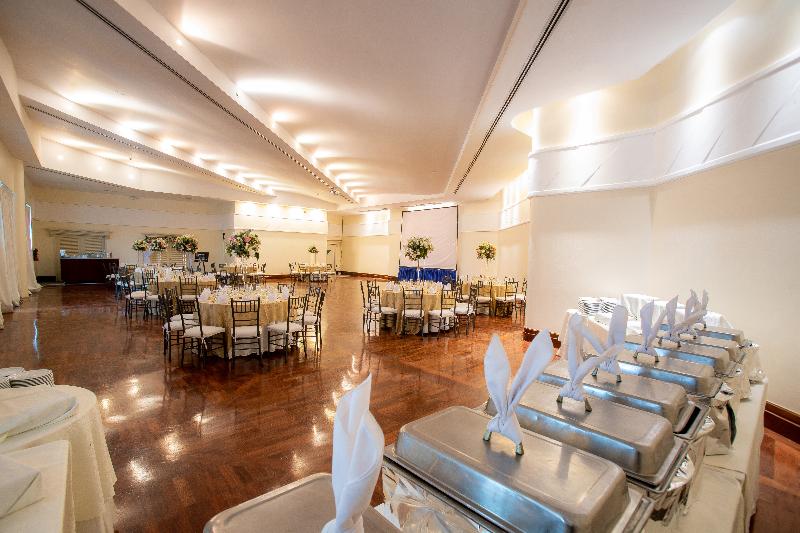 هتل Colon Salinas