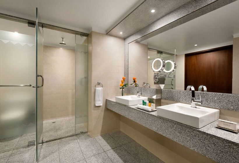 هتل Hilton Colon Quito