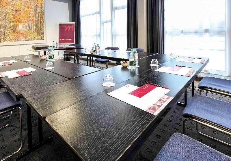 ホテル Hôtel Mercure Rouen Valdereuil