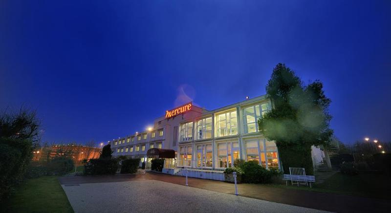 ホテル Hôtel Mercure Rouen Valdereuil