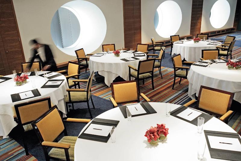 Jumeirah Beach Hotel Dubai