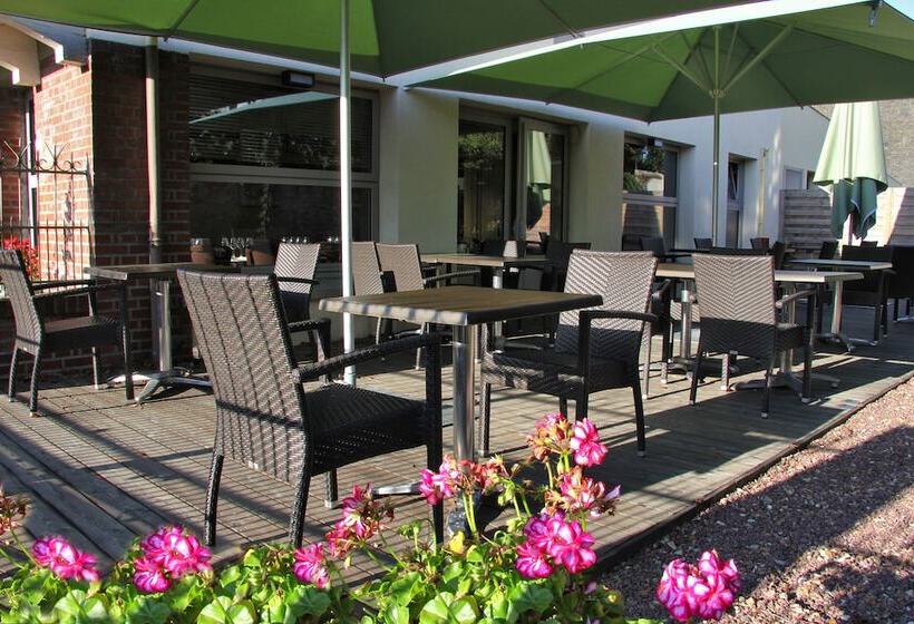酒店 L Auberge Du Cochon D Or
