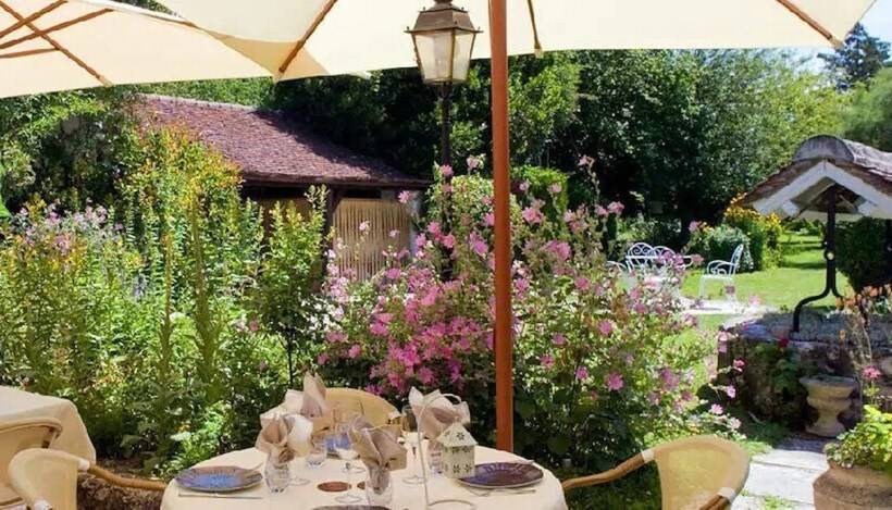 فندق Logis Auberge Du Centre