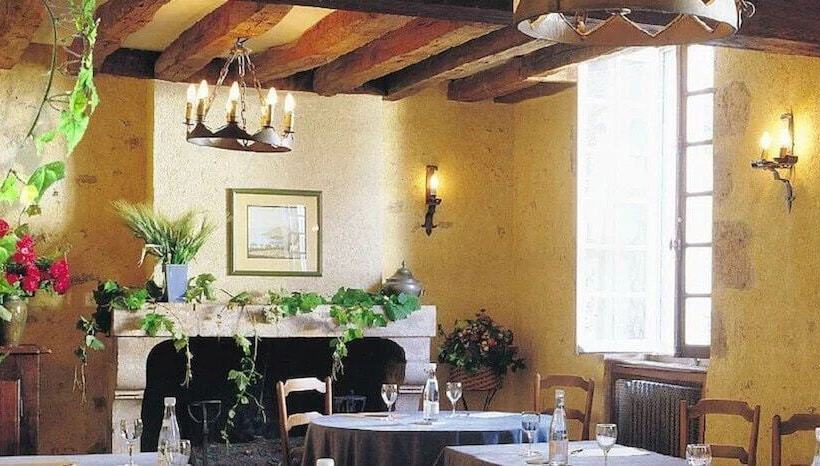 فندق Logis Auberge Du Centre