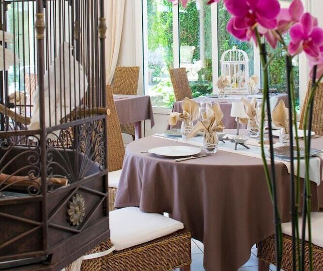 فندق Logis Auberge Du Centre