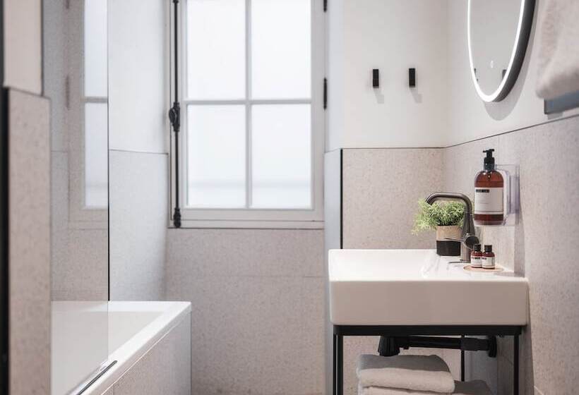 Maisons Du Monde Hotel & Suites   Nantes