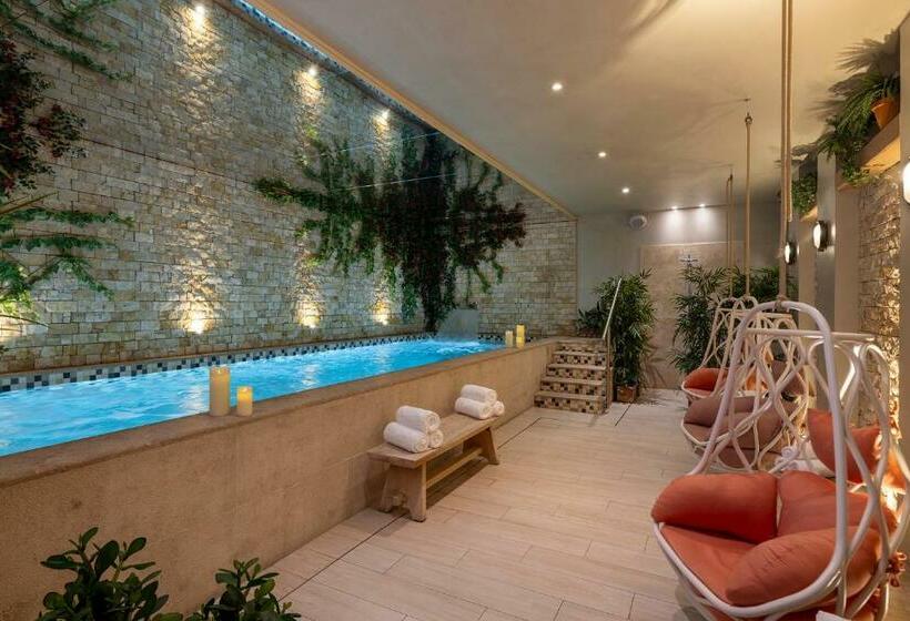 Royal Madeleine Hotel & Spa