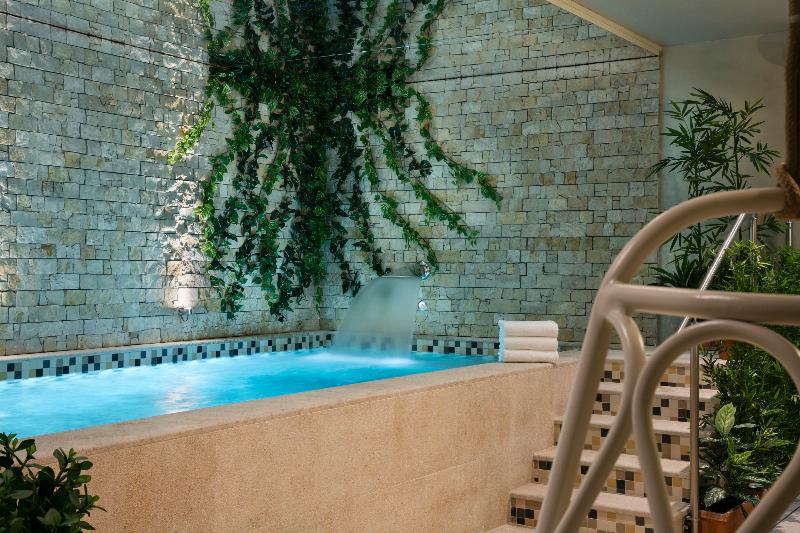 Royal Madeleine Hotel & Spa