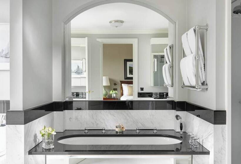 ホテル The Shelbourne, Autograph Collection