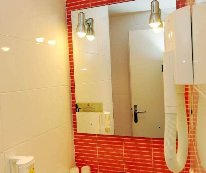 מוטל Amerique Hotel Palavas   Piscine   Plage