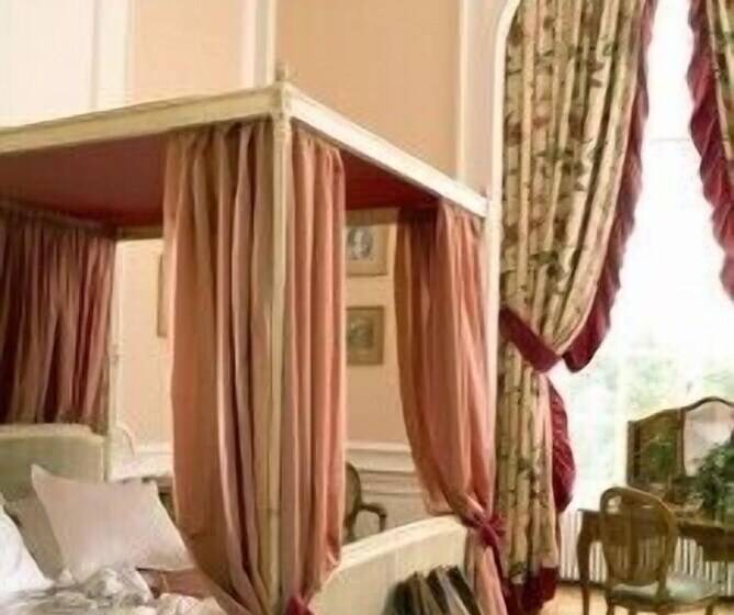 هتل Chateau Colbert