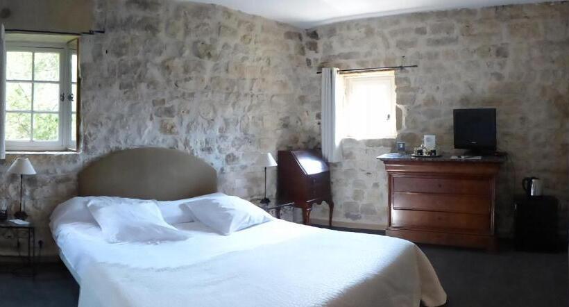 בית מלון כפרי Château D Arpaillargues   Teritoria