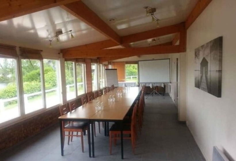 בית מלון כפרי Logis Hôtel Des Lacs Paris Sud