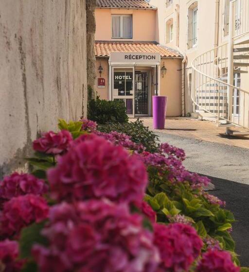 ホテル Hôtel Le Cheval Blanc
