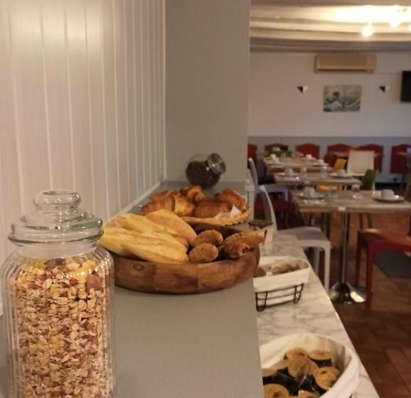 ホテル Hôtel Le Cheval Blanc