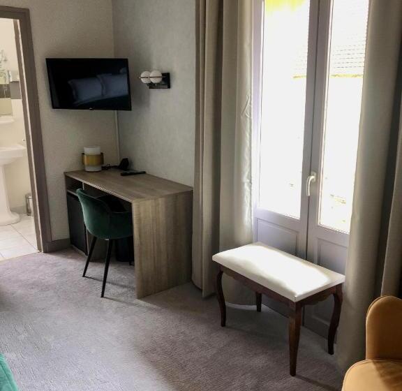 هتل Hôtel Le Cro Magnon