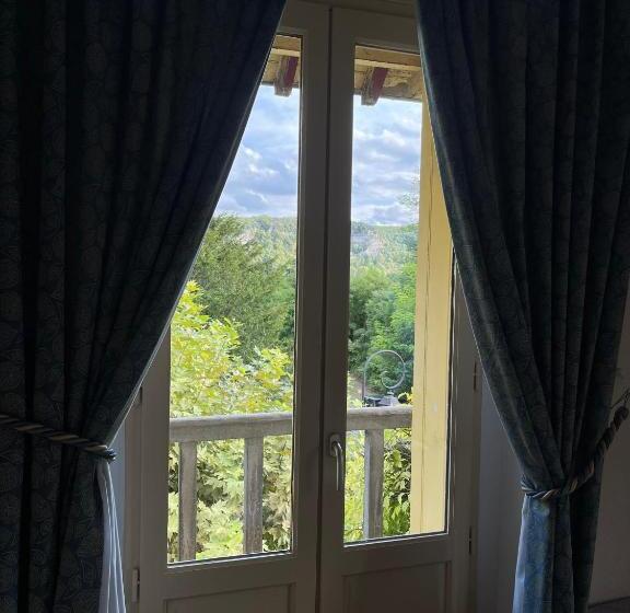 هتل Hôtel Le Cro Magnon