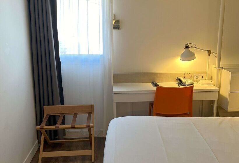 هتل Kyriad Argenteuil