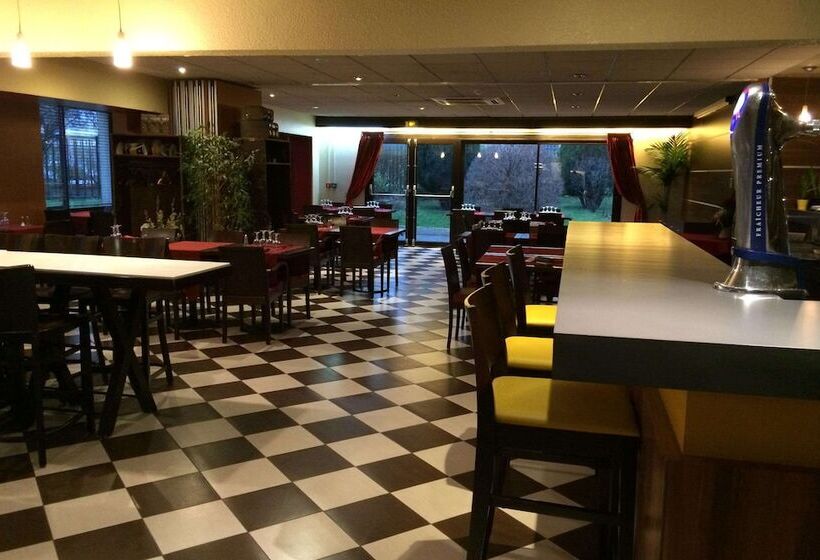 هتل Kyriad Argenteuil