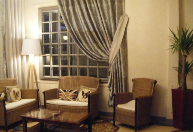 Отель Logis   Hôtel & Restaurant Le Bellevue