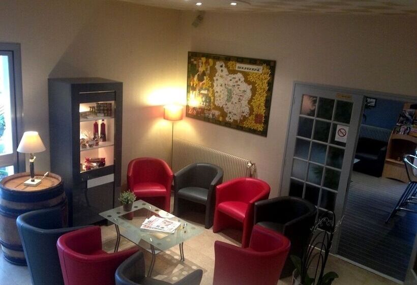 ホテル Logis Les Charmilles Chalonsursaone Sud