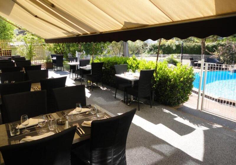 Отель Logis Les Charmilles Chalonsursaone Sud