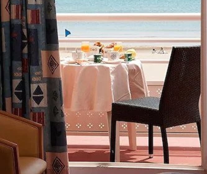 Отель Logis Hôtel & Restaurant Mediterranee
