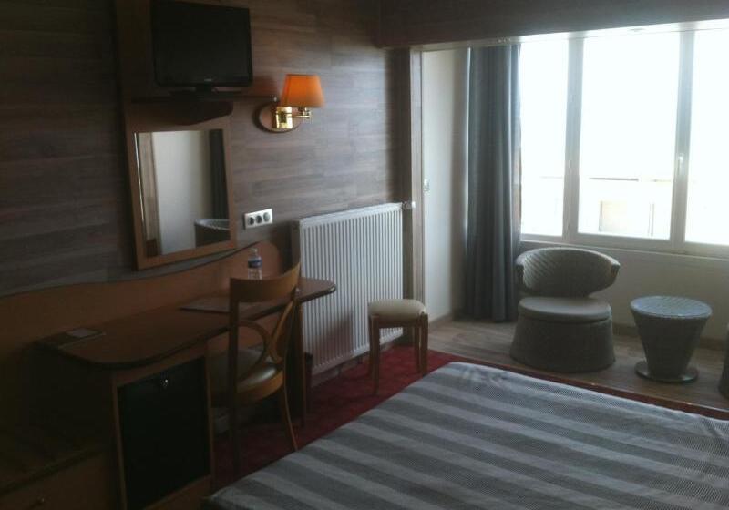 Отель Logis Hôtel & Restaurant Mediterranee