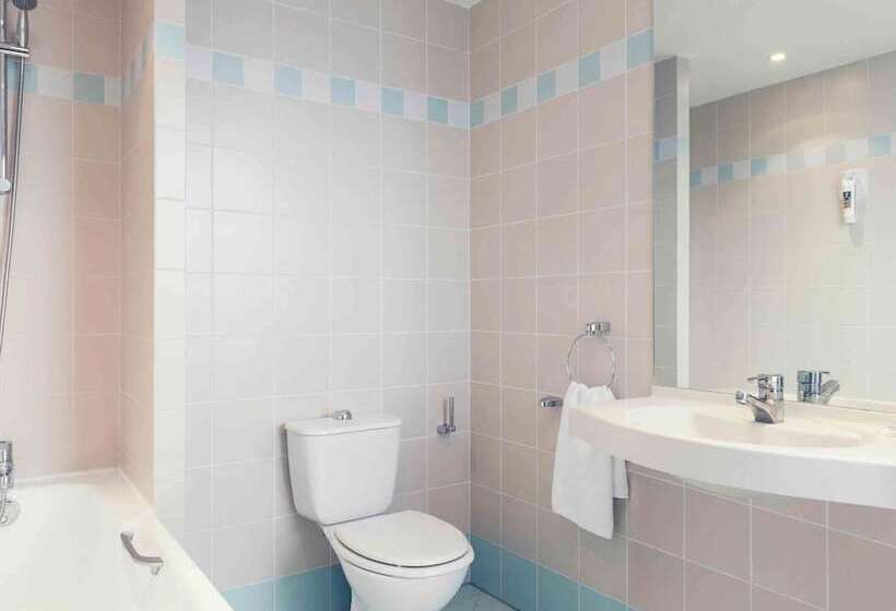 هتل Mercure Paris Ouest Saintgermain